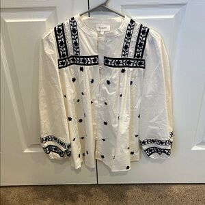 NWOT Bohme size small Ivory and Navy Embroidered Top